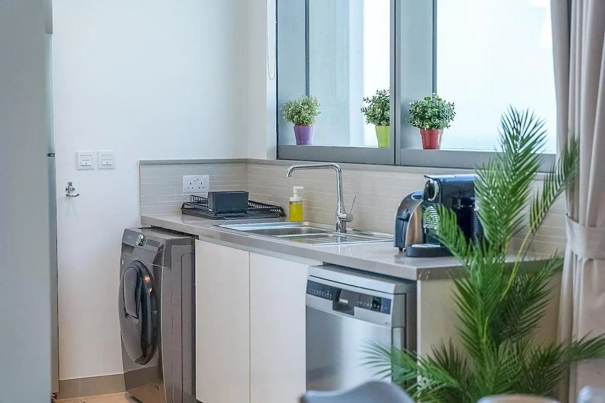 Bright 2-Bedroom Apartment With Stunning Views At 5242 Tower Dubai Marina United Arab Emirates