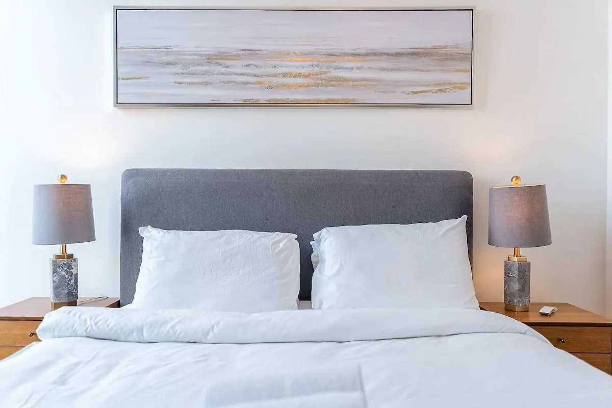 Bright 2-Bedroom Apartment With Stunning Views At 5242 Tower Dubai Marina