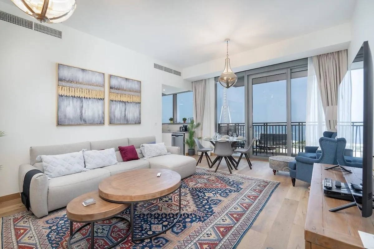 Bright 2-Bedroom Apartment With Stunning Views At 5242 Tower Dubai Marina